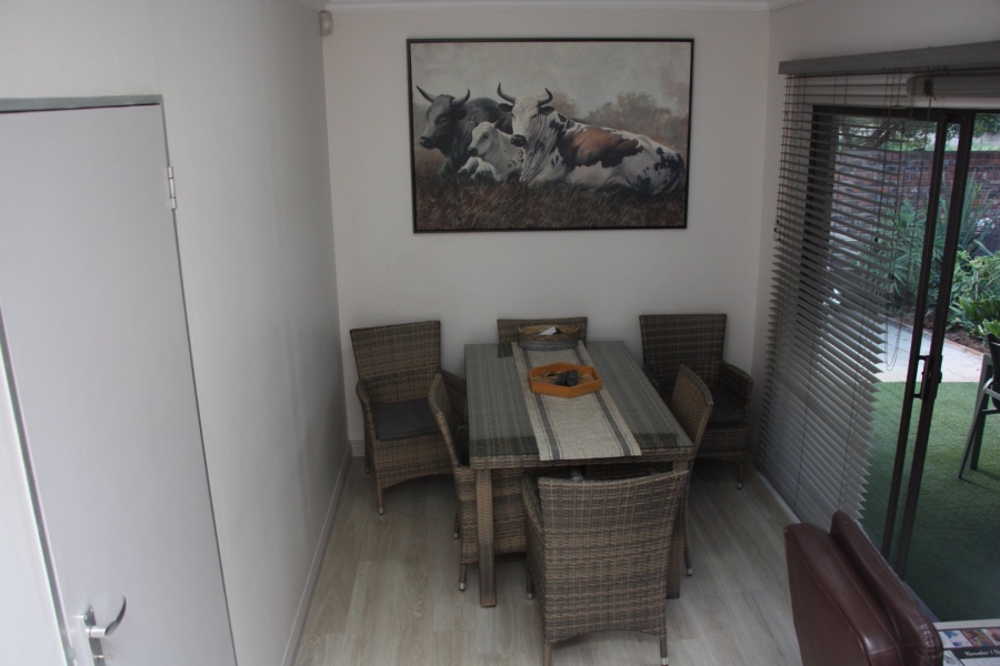 5 Bedroom Property for Sale in Langenhovenpark Free State